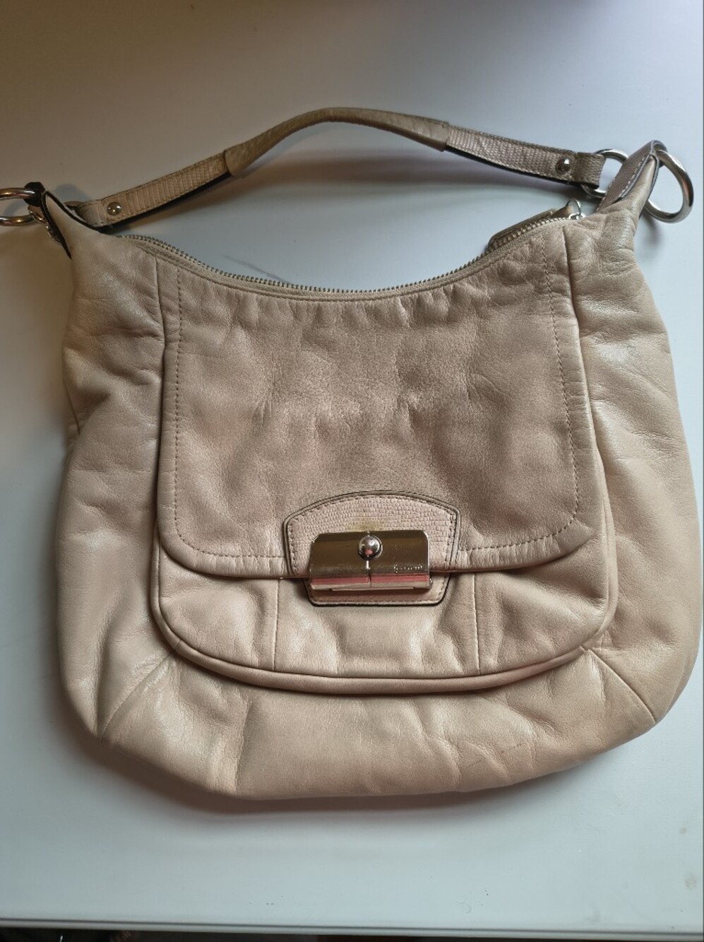 Vintage Coach Cream Leather Shoulder Bag with Silver Push-Lock